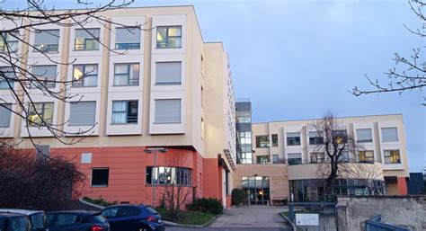 Saint-Étienne. Habitat et Humanisme et la résidence Saint-Vincent-de