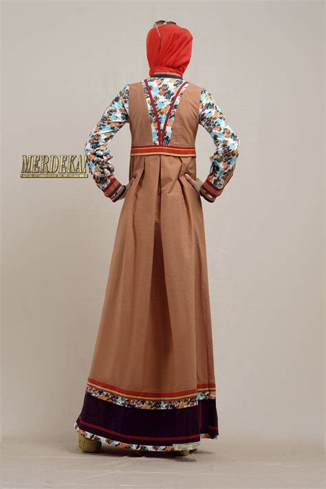 Tuneeca edisi timelessness softly / theviral news. TUNEECA EDISI MERDEKA Kenang Mirana T-0519006