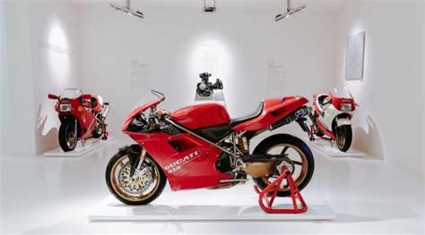 Ducati 916 Exhibition Marks 25 Years