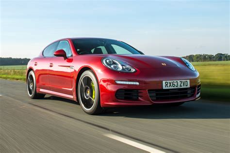 In this version sold from year 2013 , the dry weight is 168.0 kg (370.4 pounds) and it is equipped with a v2. Porsche Panamera S E-Hybrid review, price and specs | evo