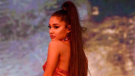 Ariana Grande Is Suing Forever 21 For 10 Million Teen Vogue