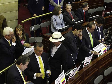 El atentado del que salió ileso el senador indígena feliciano valencia, cuando se dirigía a la conmemoración del primer año de la masacre de cinco miembros de su comunidad, muestra la fragilidad de. Fotos: Instalación del nuevo Congreso de Colombia ...