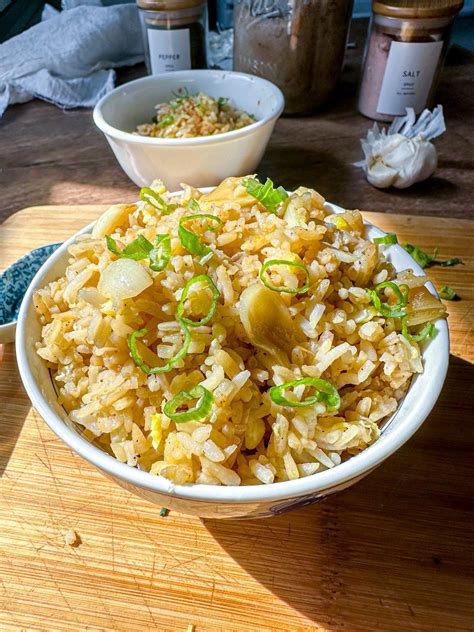Japanese Garlic Fried Rice 15 Minutes Farah J Eats