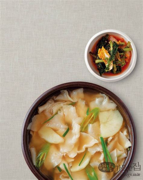Суджеби корейский суп с пастой (клецками) рецепт korean pasta soup recipe (sujebi) 수제비 만들기. Sujebi (수제비): Korean hand pulled noodle soup | Asian ...