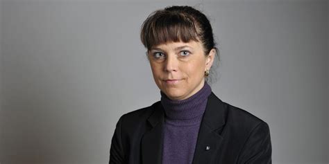 Liberalernas riksdagsledamot emma carlsson löfdahl har sagt att hon tar time out efter att partiledningen uppmanat henne att avgå. Politiker tog time out - kasserade in 400 000 | GP