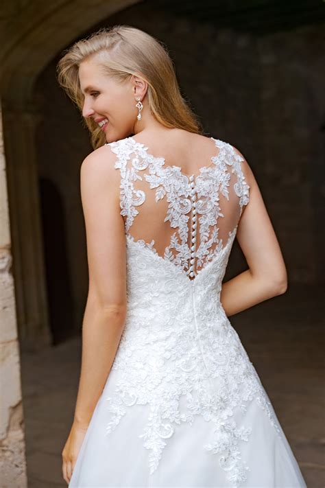 We did not find results for: Brautkleid Liana › Juno Brautmoden