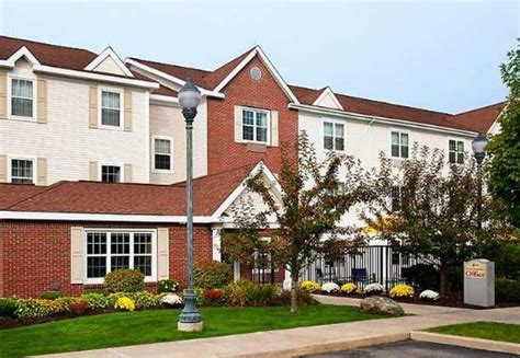 Comfort inn is located in scarborough. Comfort Inn & Suites - UPDATED 2017 Prices & Hotel Reviews ...