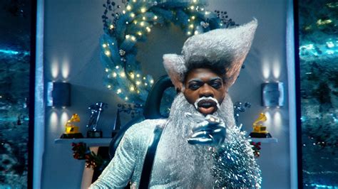 The video, based on a story by lil nas x and directed by christian breslauer, continues the theme nas started with sun goes down, which was an encouraging letter to his teen self. Lil Nas X returns with new Christmas banger "Holiday"