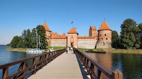 trakai castle lithuania visions of travel