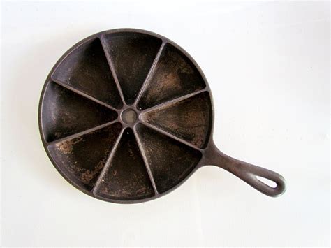 Vintage Cornbread Cast Iron Skillet