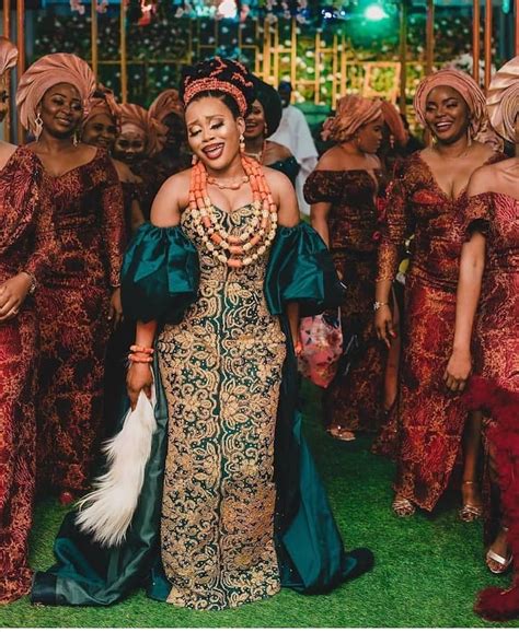 30 Stylish African Traditional Wedding Dresses Guaranteed To Turn Heads In 2022 Reny Styles