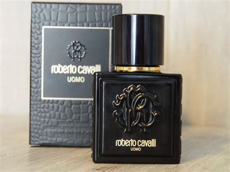 Reso facile e gratuito, consegna in 48h e pagamento sicuro! De nieuwe geur van Roberto Cavalli Uomo. Review van B4men ...
