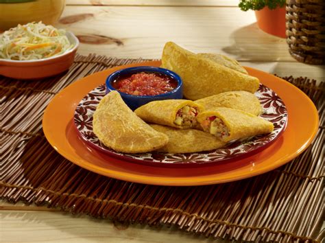 I mostly eat these little delicious things when i go to florida. Learning to Make Baleadas and Pastelitos with | Honduran ...