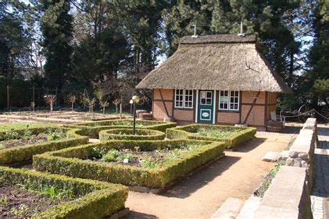 Klein ekibi, i̇stanbul kültür/sanat hayatının köklerine ev sahipliği yapan pera' da bir gökyüzü bahçesi yaratıyor: Klein Flottbek Botanischer Garten : Garden Attractions In ...