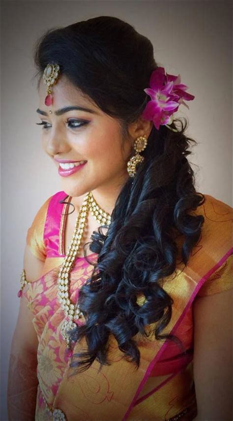 Are you wondering on bridal hairstyles for reception day? Hindu Bridal Hairstyles: 14 Safe Hairdos For The Modern ...