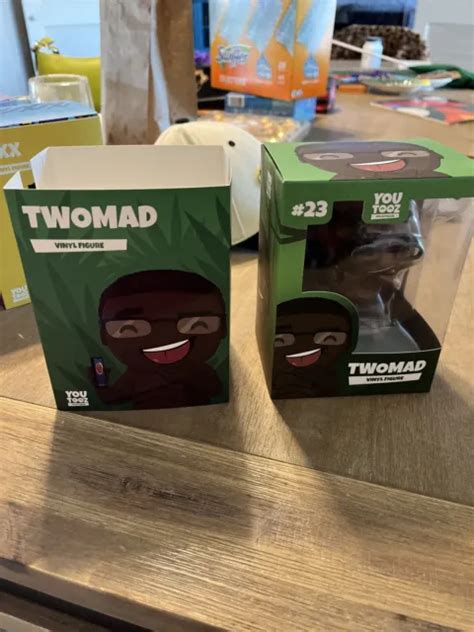 Twomad 23 Youtooz Collectable Vinyl Figure Rare Code Unscratched 20