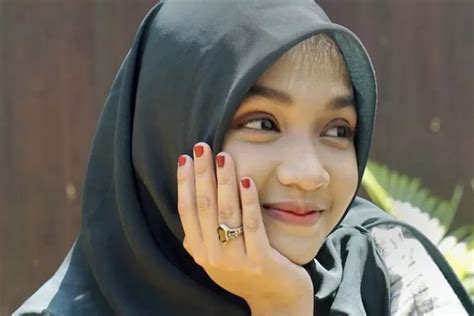 Ning Umi Laila Salah Satu Pendakwah Berparas Cantik Ini Dia Profilnya