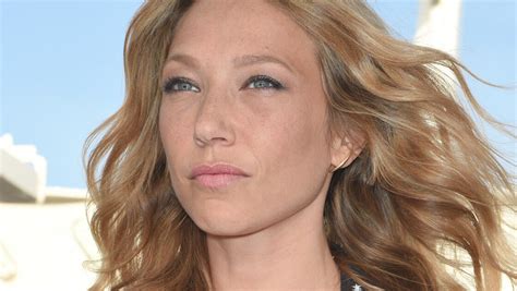 Photo Laura Smet Totalement Nue Et En Toute Confiance Dans Un Cadre