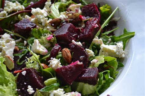 Eet lekker Bietensalade met amandelen en feta