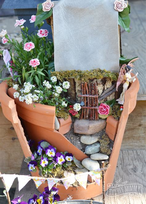 Make a hobbit house fairy garden with bonsai! Make an Easy & Inexpensive Fairy Garden | The DIY Mommy