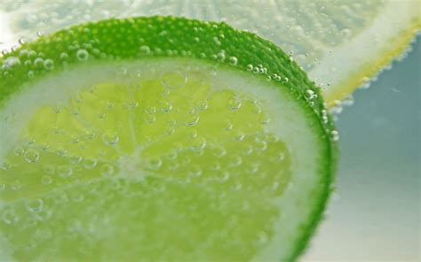 Download Wallpaper 3840x2400 Lime Citrus Lemonade Bubbles Macro 4k