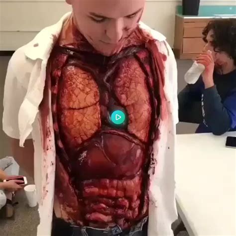 Super Gruesome And Realistic Prosthetics