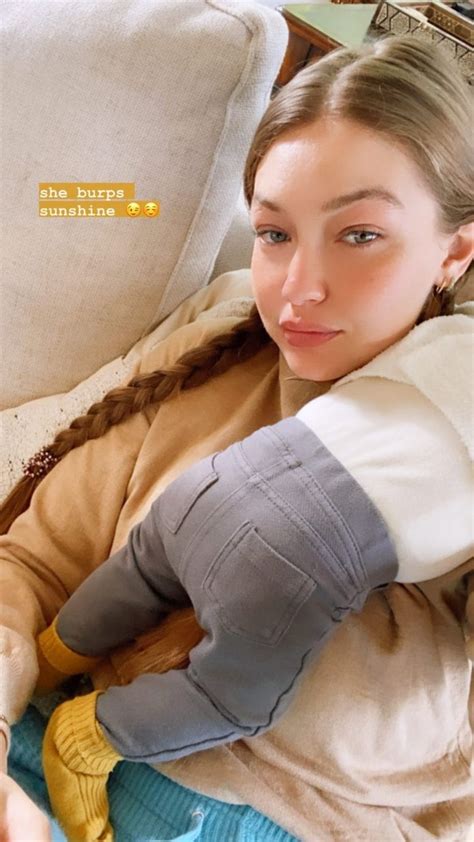 Gigi Hadid Cuddles Her And Zayn Maliks Daughter In Adorable New Photo