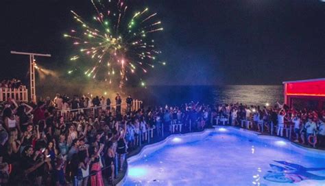 Mykonos Nightlife Guide The 20 Best Bars Night Clubs And Beach Clubs