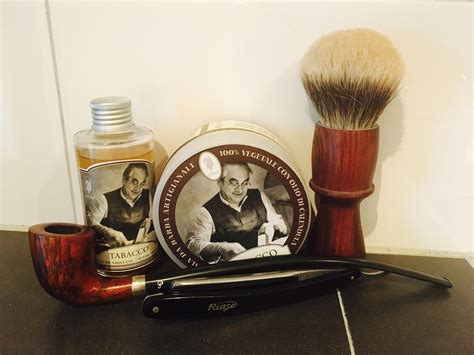 Yet, it's not begging for pity in any way whatsoever. Had a lovely shave with extro tobacco followed by a lovely smoke : wicked_edge