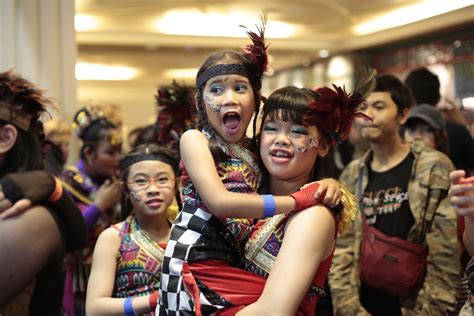 More Than 4000 People Participate In Indonesia Menari 2018 Art