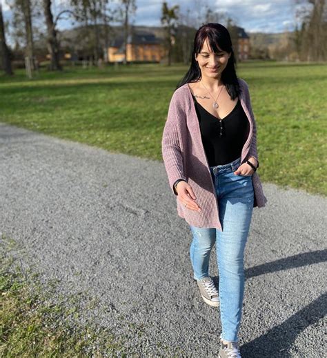 Check spelling or type a new query. Ich muss mir Liebe nicht mehr verdienen - Erlebt