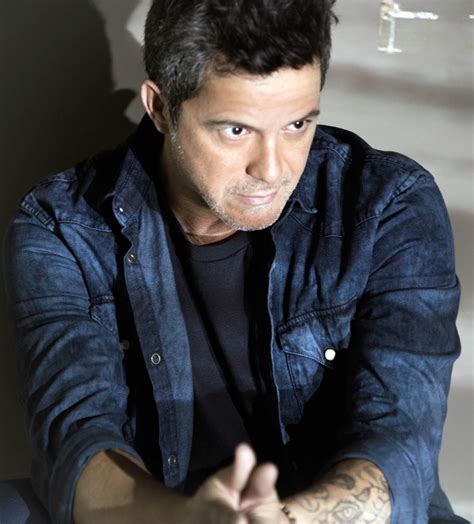 Join our competition and help nature projects and win fantastic prizes. Alejandro Sanz foto / 33 de 39