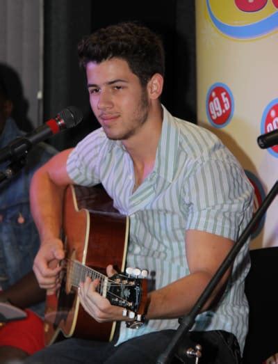 Nick Jonas Headed To Hawaii Five 0 The Hollywood Gossip