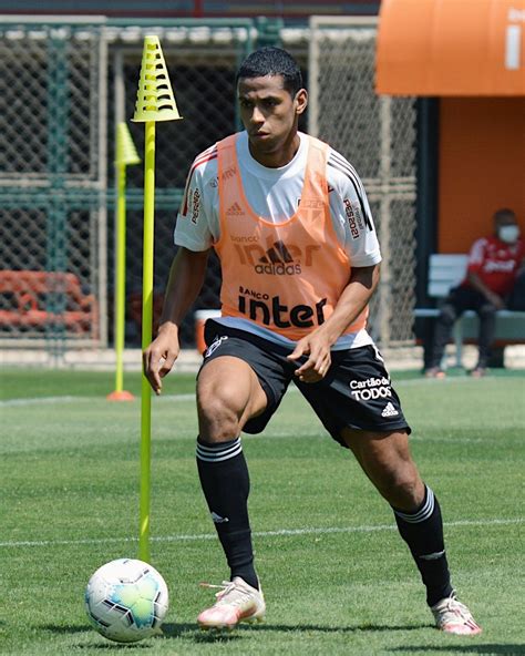 Consulta as estatísticas da carreira (partidas jogadas, golos, cartões / campeonatos, taças e selecção acompanha o perfil dos jogadores (por exemplo perfil bruno alves), página de equipas (por exemplo página sao paulo) e páginas de. SPNet - Bruno Alves diz que trabalhou o dobro na reserva ...