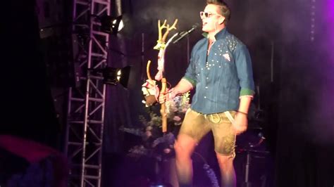 Скачай бесплатно volksrock n roller. Andreas Gabalier - Volksrock'n'Roller - YouTube
