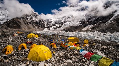 The First Case of COVID-19 at Everest Base Camp - Outside Online