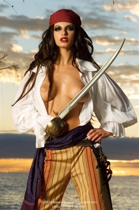 Attactive People With Swords And Other Edged Weapons Page 3 Xnxx