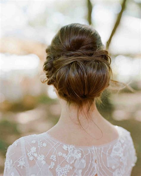 Different cultures have distinct wedding hairstyles for long hair, and this one is what you would expect to see with a chinese bride. 37 Pretty Wedding Hairstyles for Brides with Long Hair ...