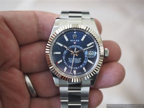 Fortunately, the suunto core timepiece offers a lot of useful both navy seals and everyday civilians need watches that come in handy. Insider: Rolex Sky-Dweller White Rolesor ref. 326934 ...