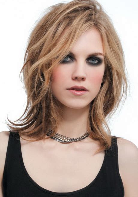 Autant de questions que de possibilités capillaires. Coiffure mi long cheveux fins