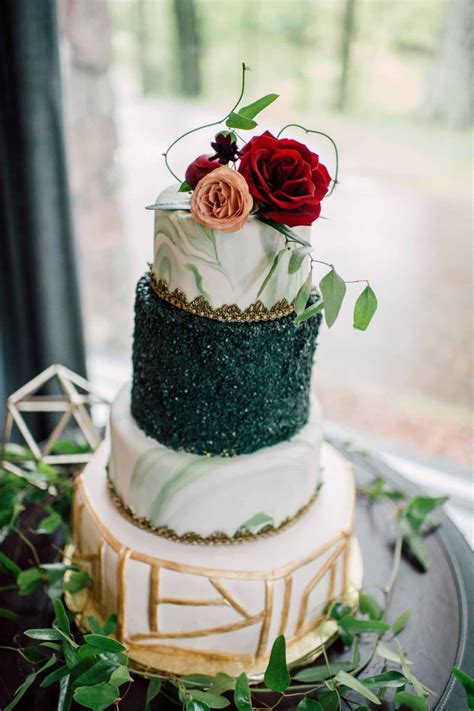 The fall of the ottoman empire: Green and gold vintage wedding cake - WeddingDay Magazine ...