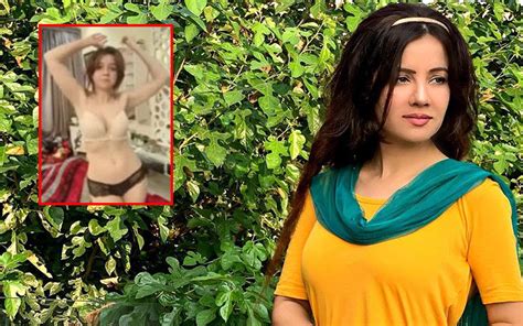 controversial pakistani singer rabi pirzada s intimate pictures and videos go viral singer