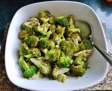 Shrimp and broccoli in garlic sauce, one sauce for many dishes 蒜香西兰花炒虾，一调料多用. Garlic Lemon Broccoli | Recipe | Greens recipe, Healthy ...