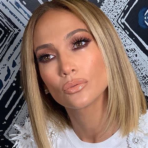 Check spelling or type a new query. 17 Celebridades que aman el corte de cabello estilo bob