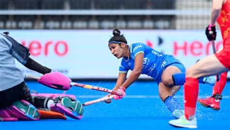 Indian Womens Hockey Team Loses 2 3 To China