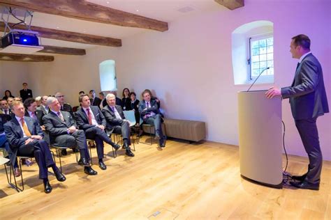 Dans l' iliade , le conseil est le nom donné à la réunion des chefs principaux (rois compris) uniquement. Deuxième journée de la visite d'État au Luxembourg de LL ...