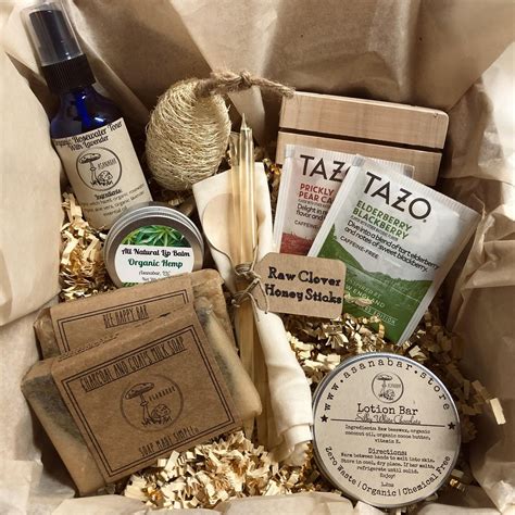 A gift guide to organic presents from holiday season to mother's day, anniversaries, and baby showers, coyuchi is the sustainable source for gifts and gift cards. Organic Gift Box Handmade Natural | Etsy in 2020 | Organic ...
