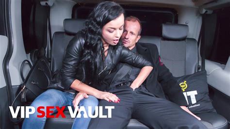 Vip Sex Vault Beautiful Brunette Chick Daphne Klyde Seduced By Cab Driver In Backseat Redtube