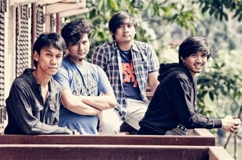 Dm g c yang mampu memisahkan rasa setiaku. 9 Lagu Buat Kamu yang di Perantauan. Biar Baper dan Pengen ...
