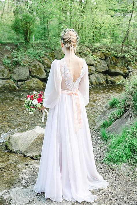 Romantic Vintage Wedding Inspiration With A Fairytale